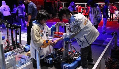 Genç Mucitler Arenada: İstanbul’da Gerçekleşen Robotik Yarışmalarının İlk Yarısı Tamamlandı