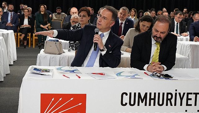 Beylikdüzü Belediye Başkanı Mehmet Murat Çalık’ın 2019-20024 yılları arasındaki 5 yıllık stratejik faaliyet raporu mecliste oy birliğiyle kabul edildi